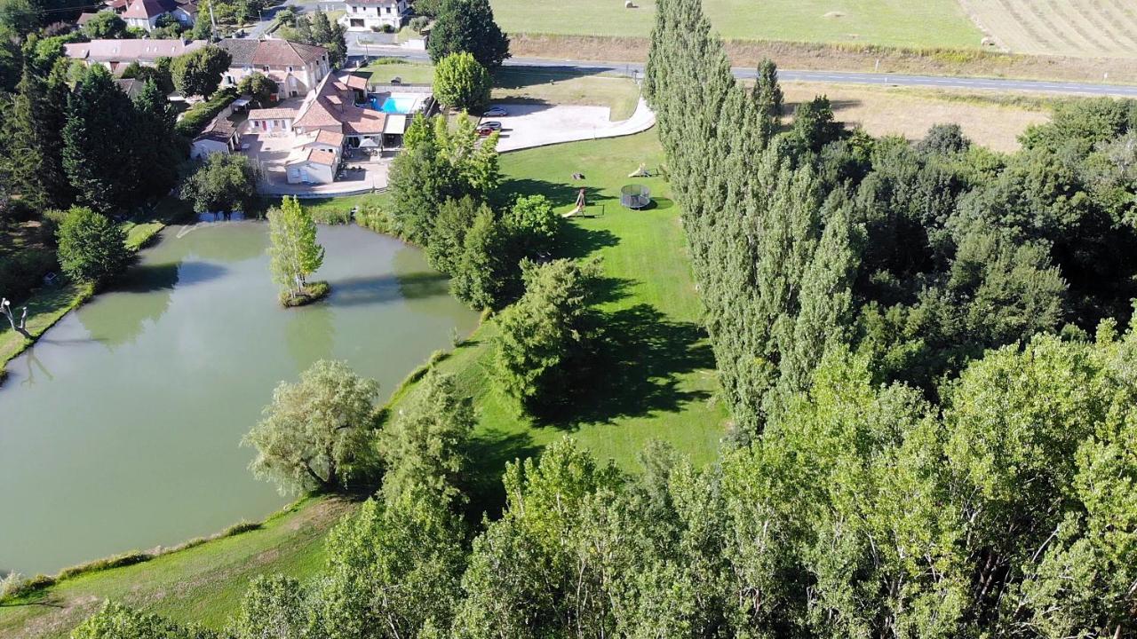 Le Domaine De L'Etang De Sandanet Issac Exterior photo